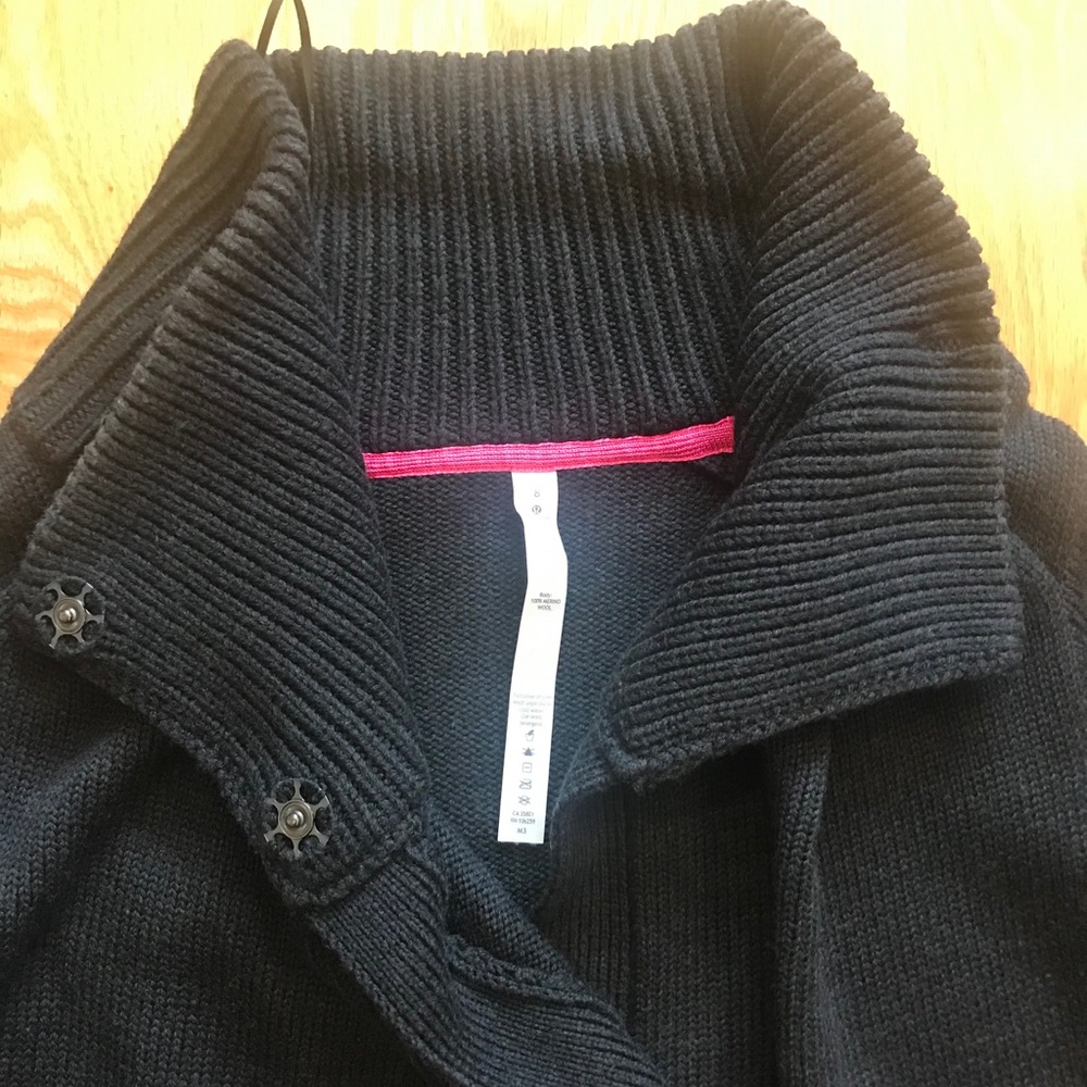 Lululemon Sweater size 8 - Dark Gray- RARE